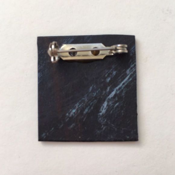 Artisan Bull Dog Pin, Hand created by Diane Wat - Picture 2 of 2